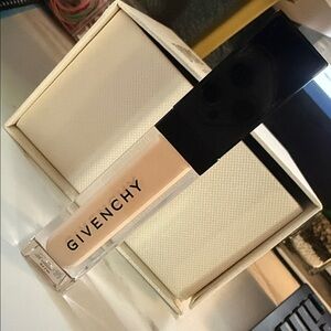 Givenchy Concealer w110 shade